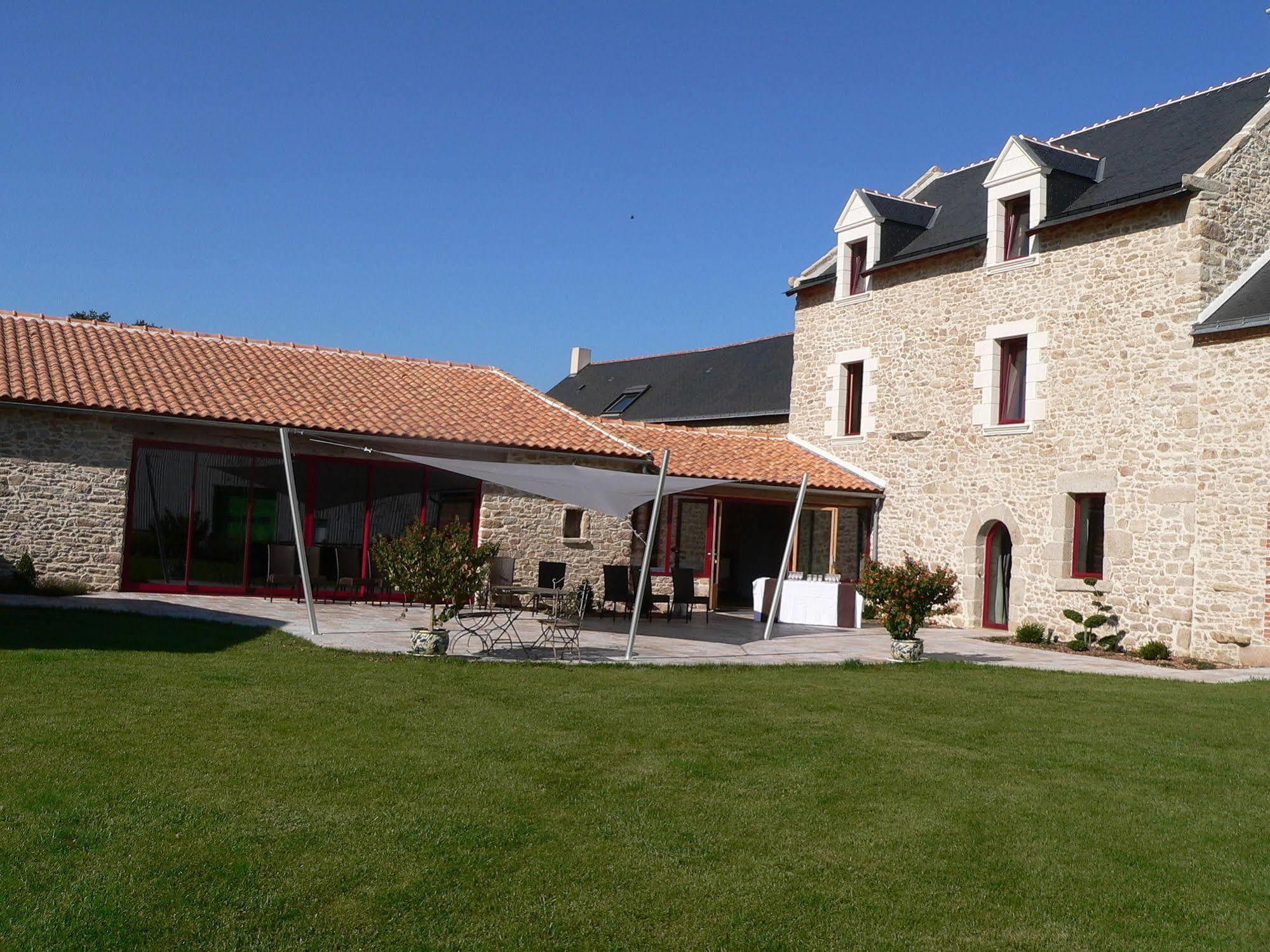 Le Manoir Du Pas Jahan Coueron Экстерьер фото